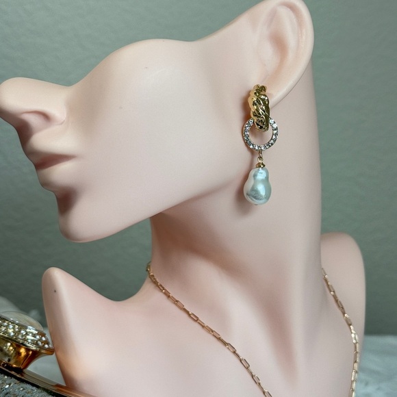 ⚜️ Elegant Gold Pearl Drop Earrings With Zirconia 💎💫 - Picture 5 of 10